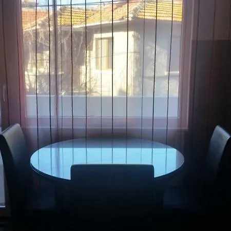 Apartment Style *